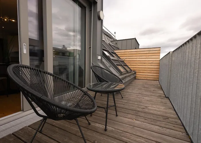 Sunny Terrace Penthouse With Ac - Self Check-in Apartamento